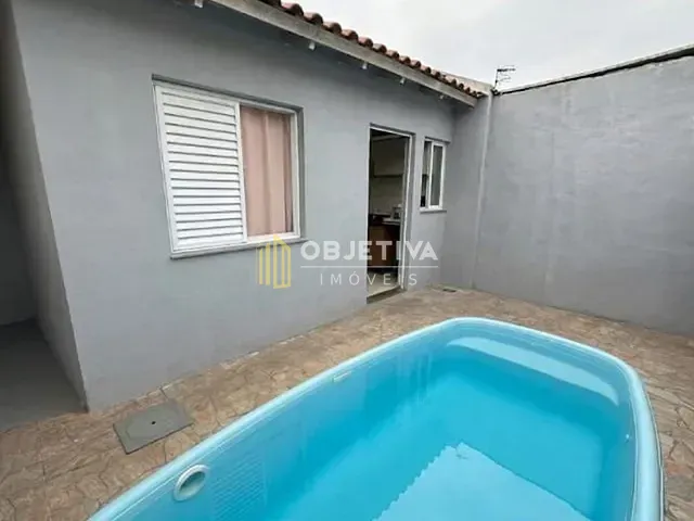 Casa 2 quartos e 1 banheiro, à venda, no bairro Guajuviras em Canoas
