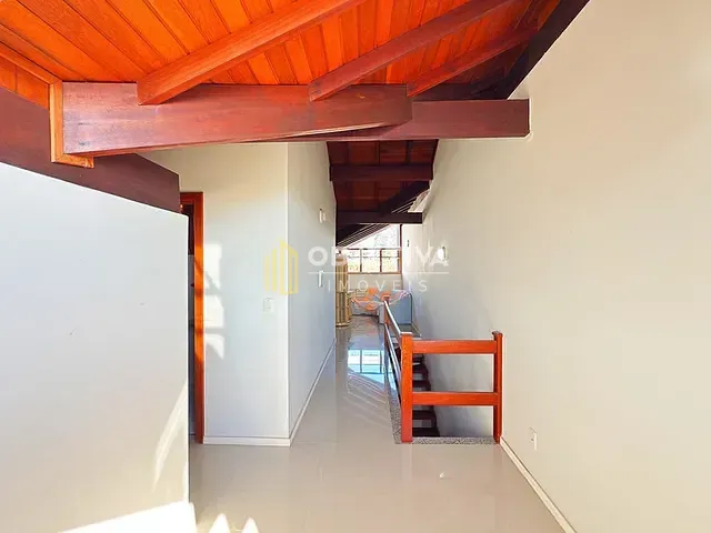 Casa 3 quartos e 3 banheiros, à venda, no bairro Guarujá em Porto Alegre