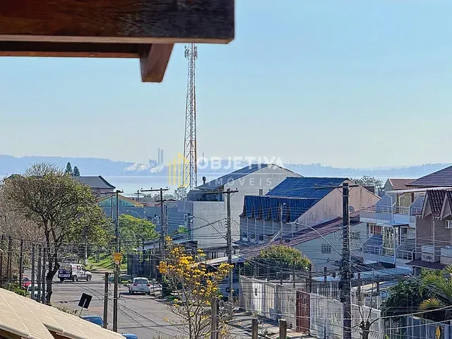 Casa 3 quartos e 3 banheiros, à venda, no bairro Guarujá em Porto Alegre