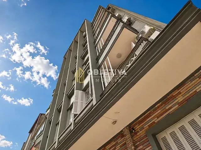 Apartamento 2 quartos e 1 banheiro, à venda, no bairro Santana em Porto Alegre