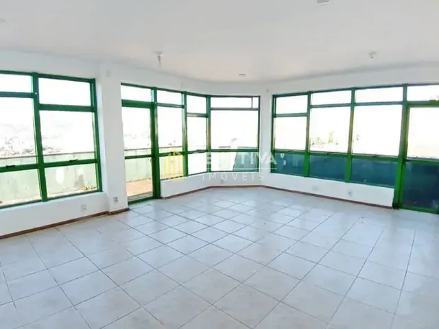 Sala à venda, no bairro Petrópolis em Porto Alegre