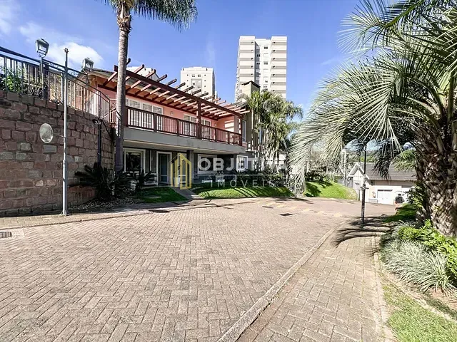 Casa 3 quartos e 11 banheiros, à venda, no bairro Jardim Carvalho em Porto Alegre