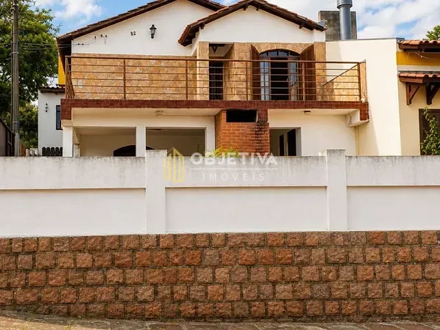 Casa 4 quartos e 3 banheiros, à venda, no bairro Partenon em Porto Alegre
