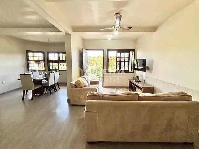 Casa 4 quartos e 3 banheiros, à venda, no bairro Moinhos de Vento em Canoas