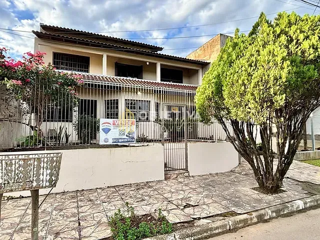 Casa 4 quartos e 3 banheiros, à venda, no bairro Moinhos de Vento em Canoas