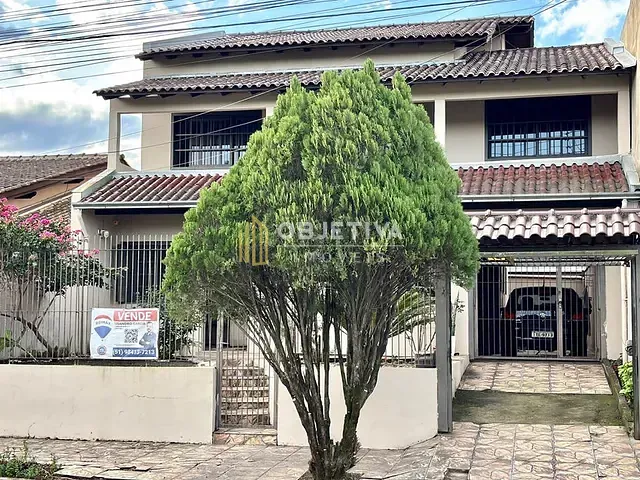 Casa 4 quartos e 3 banheiros, à venda, no bairro Moinhos de Vento em Canoas