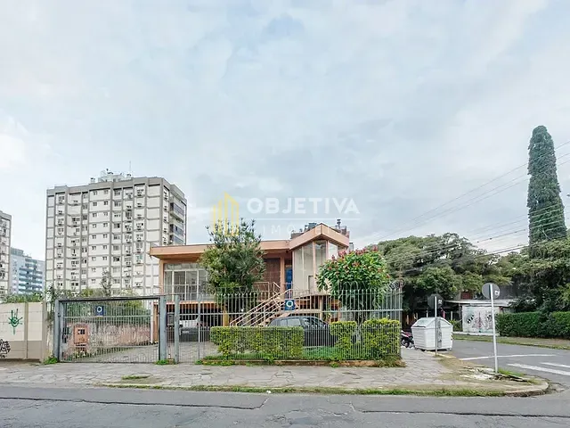 Casa 5 quartos e 5 banheiros, à venda, no bairro Centro em Canoas
