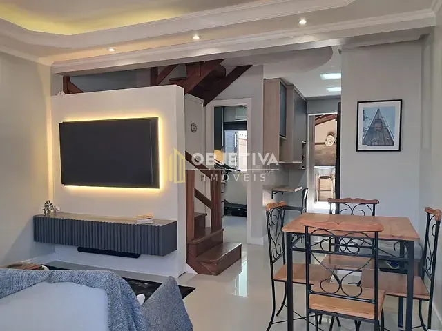 Casa 3 quartos e 4 banheiros, à venda, no bairro Humaitá em Porto Alegre
