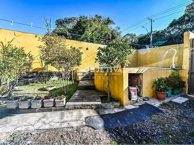 Casa 2 quartos e 2 banheiros, à venda, no bairro Agronomia em Porto Alegre