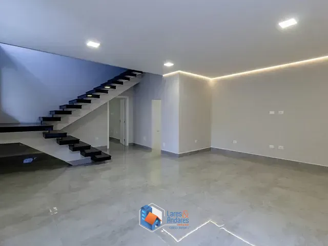 Casa 4 quartos e 6 banheiros, à venda, no bairro Jardim Prudência em São Paulo