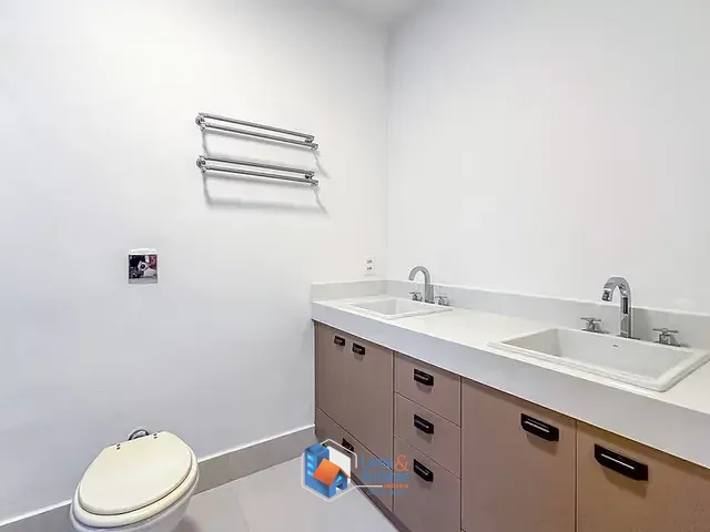 Casa 4 quartos e 5 banheiros, à venda, no bairro Alto da Boa Vista em São Paulo