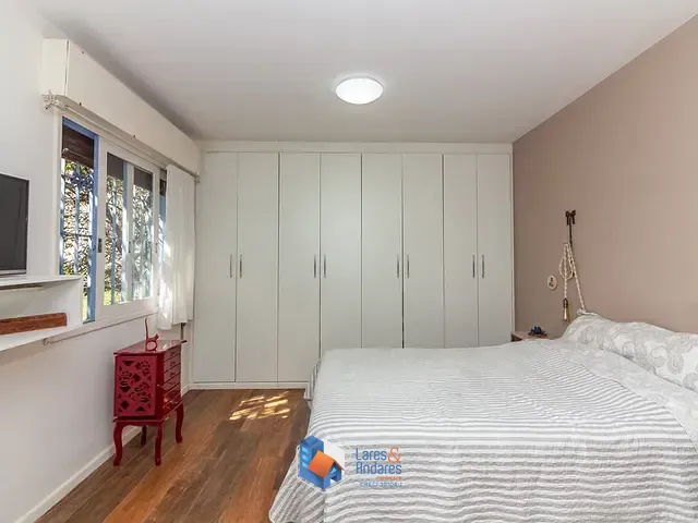 Casa 4 quartos e 5 banheiros, à venda, no bairro Chácara Monte Alegre em São Paulo