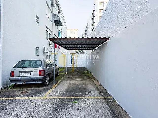 Apartamento 2 quartos e 1 banheiro, à venda, no bairro Passo da Areia em Porto Alegre