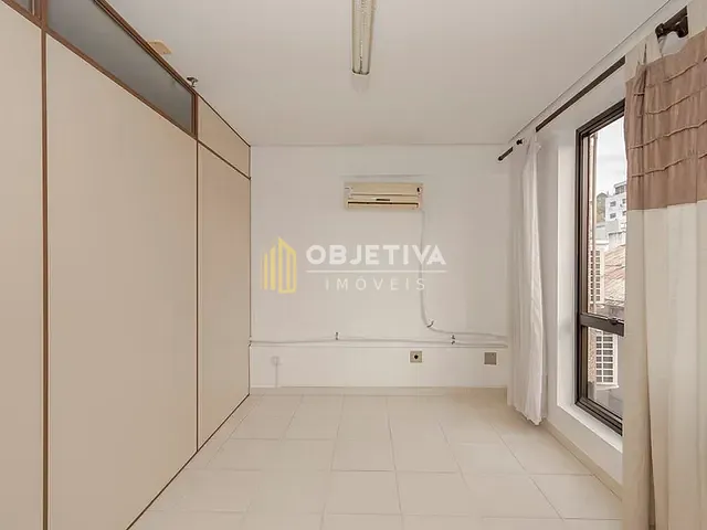 Sala à venda, no bairro Floresta em Porto Alegre