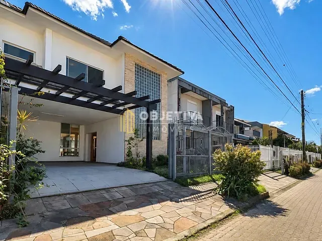 Casa 5 quartos e 3 banheiros, à venda, no bairro Hípica em Porto Alegre