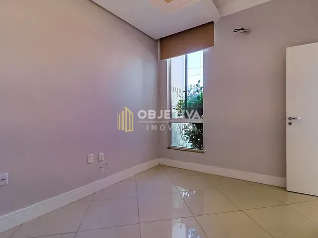 Casa 5 quartos e 3 banheiros, à venda, no bairro Hípica em Porto Alegre