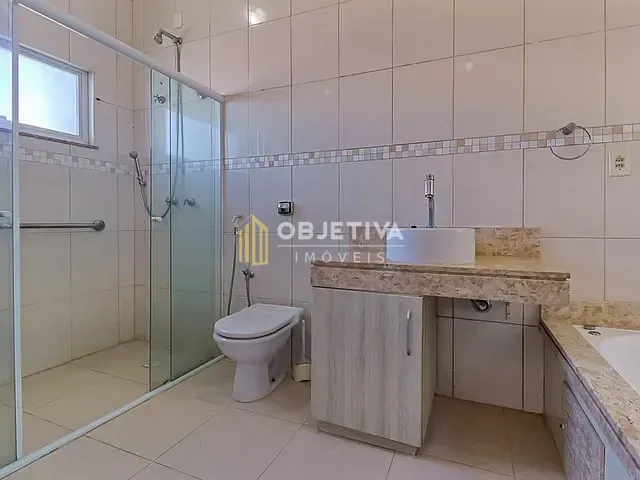 Casa 5 quartos e 3 banheiros, à venda, no bairro Hípica em Porto Alegre