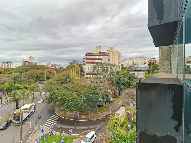 Sala à venda, no bairro Rio Branco em Porto Alegre