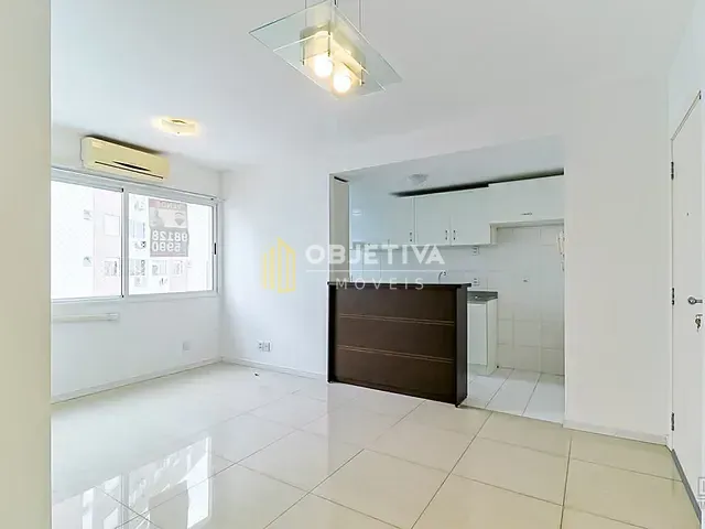 Apartamento 3 quartos e 2 banheiros, à venda, no bairro Vila Ipiranga em Porto Alegre