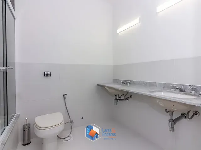 Casa 4 quartos e 5 banheiros, à venda, no bairro Alto da Boa Vista em São Paulo