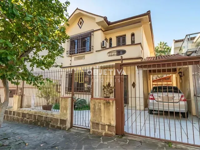 Casa 3 quartos e 3 banheiros, à venda, no bairro Azenha em Porto Alegre