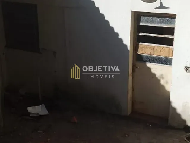 Casa 2 quartos e 1 banheiro, à venda, no bairro Santo Antônio em Porto Alegre