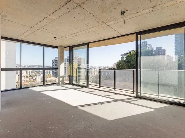 Apartamento 3 quartos e 7 banheiros, à venda, no bairro Santa Cecília em Porto Alegre