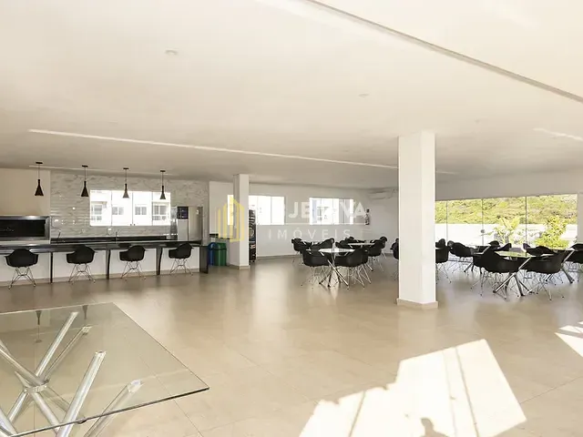 Apartamento 2 quartos e 2 banheiros, à venda, no bairro Jardim Carvalho em Porto Alegre