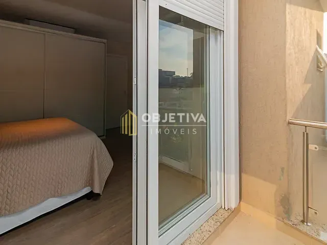 Casa 3 quartos e 3 banheiros, à venda, no bairro Guarujá em Porto Alegre