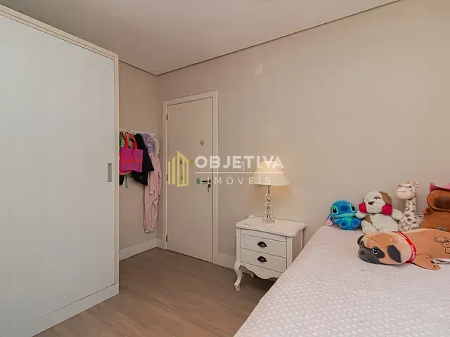 Casa 3 quartos e 3 banheiros, à venda, no bairro Guarujá em Porto Alegre