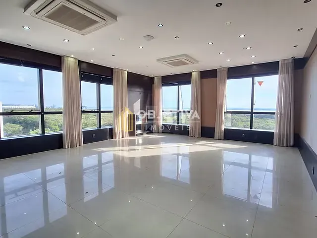Sala à venda, no bairro Praia de Belas em Porto Alegre