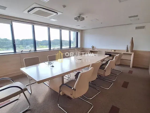 Sala à venda, no bairro Praia de Belas em Porto Alegre