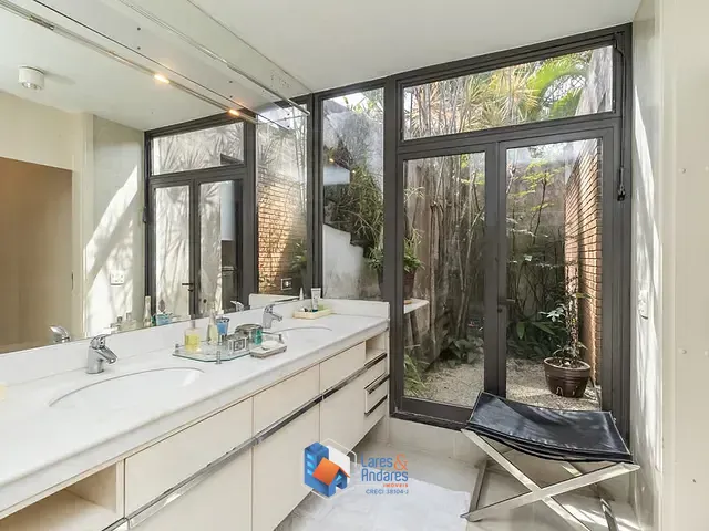 Casa 4 quartos e 8 banheiros, à venda, no bairro Pacaembu em São Paulo