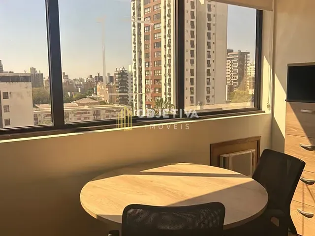 Sala à venda, no bairro Menino Deus em Porto Alegre