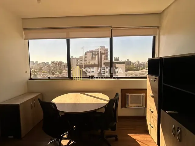 Sala à venda, no bairro Menino Deus em Porto Alegre