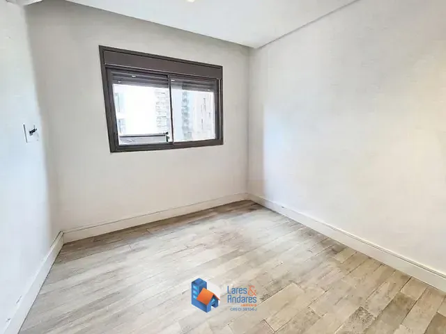 Apartamento 3 quartos e 5 banheiros, à venda, no bairro Jardim das Acácias em São Paulo