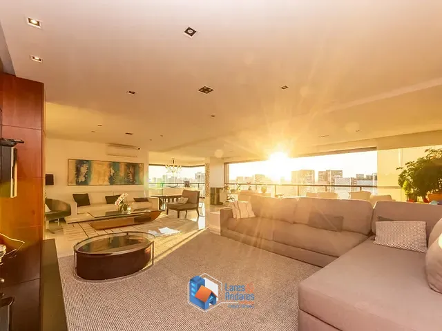 Apartamento 3 quartos e 5 banheiros, à venda, no bairro Moema em São Paulo