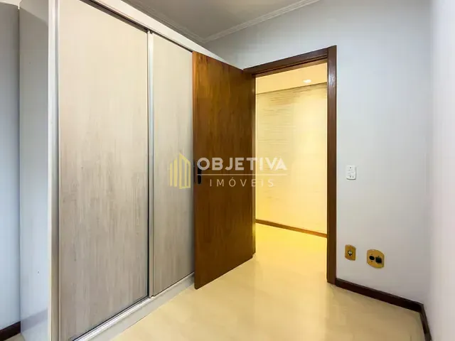 Apartamento 2 quartos e 2 banheiros, à venda, no bairro Menino Deus em Porto Alegre