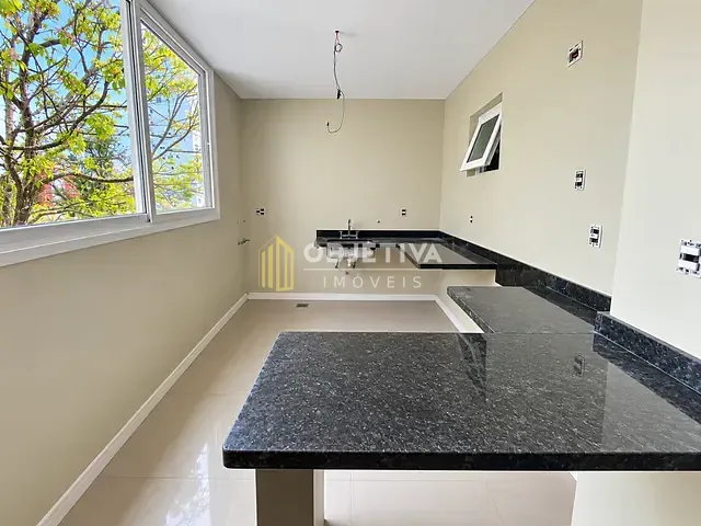 Apartamento 2 quartos e 4 banheiros, à venda, no bairro Petrópolis em Porto Alegre