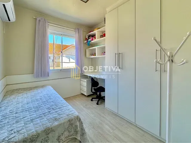 Casa 3 quartos e 3 banheiros, à venda, no bairro Moinhos de Vento em Canoas