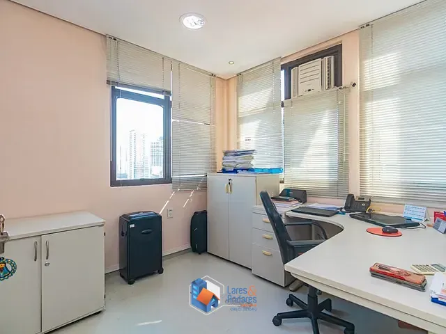 Sala à venda, no bairro Chácara Santo Antônio (Zona Sul) em São Paulo