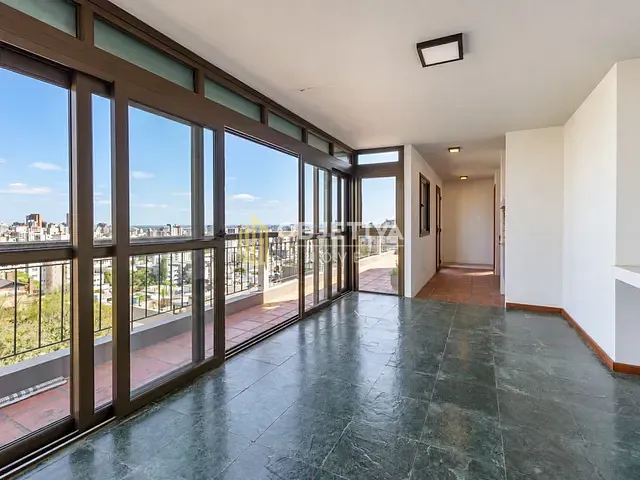 Cobertura / Penthouse 3 quartos e 3 banheiros, à venda, no bairro Mont Serrat em Porto Alegre