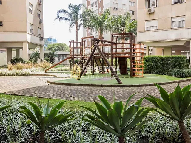 Apartamento 3 quartos e 3 banheiros, à venda, no bairro Vila Ipiranga em Porto Alegre