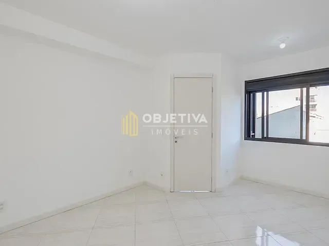 Apartamento 1 quarto e 2 banheiros, à venda, no bairro Menino Deus em Porto Alegre