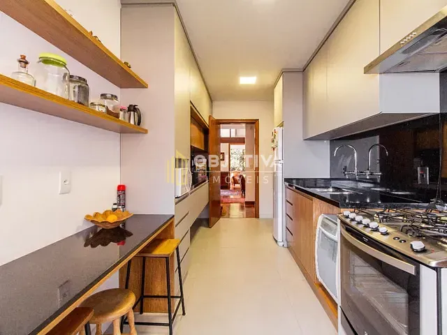 Cobertura / Penthouse 3 quartos e 8 banheiros, à venda, no bairro Petrópolis em Porto Alegre