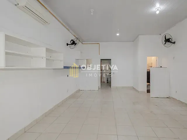 Loja à venda, no bairro Humaitá em Porto Alegre
