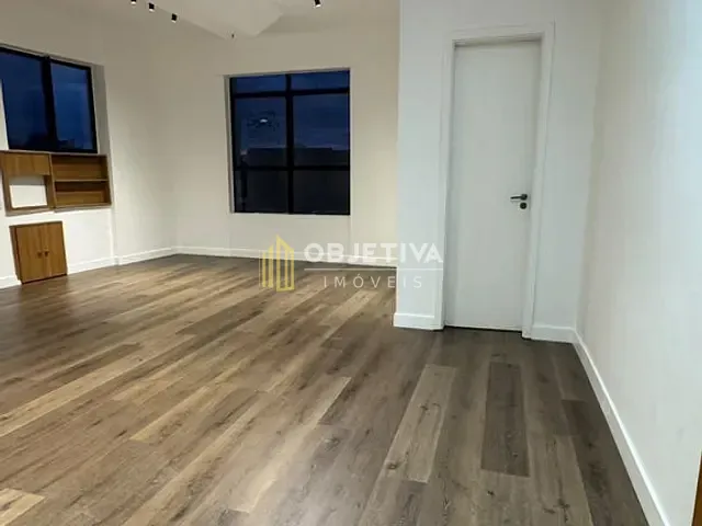 Sala à venda, no bairro Higienópolis em Porto Alegre