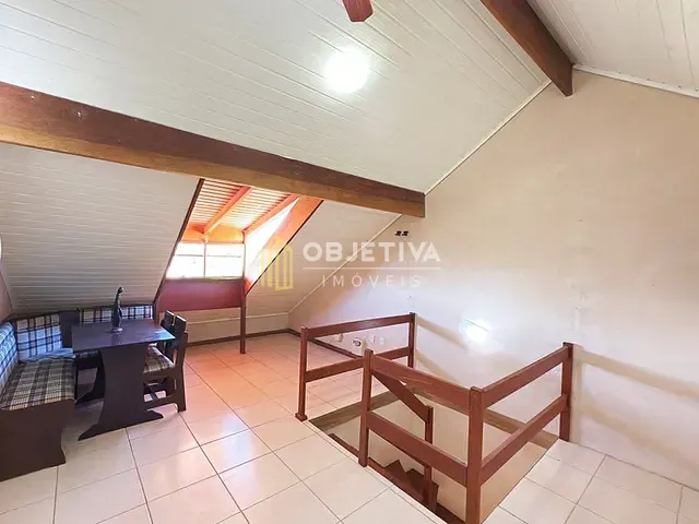 Casa 3 quartos e 3 banheiros, à venda, no bairro Guarujá em Porto Alegre