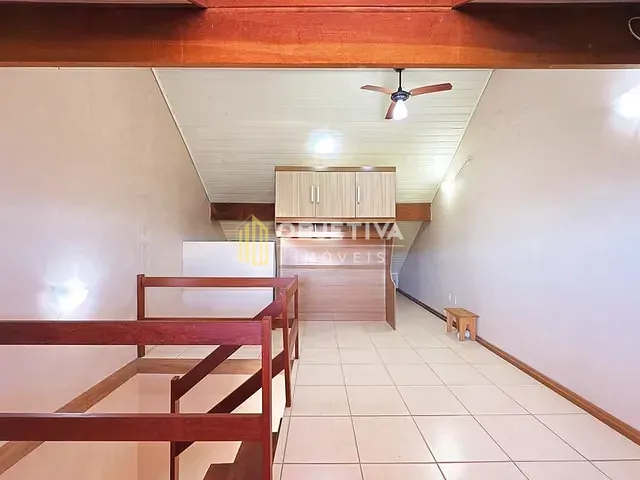 Casa 3 quartos e 3 banheiros, à venda, no bairro Guarujá em Porto Alegre