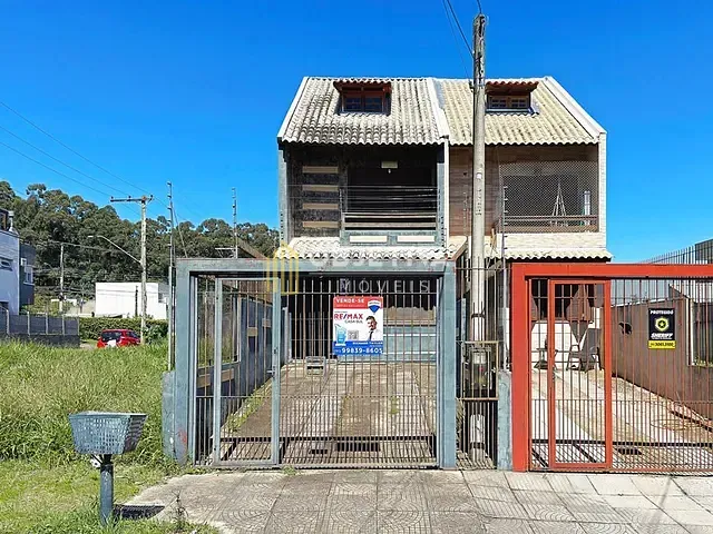 Casa 3 quartos e 3 banheiros, à venda, no bairro Guarujá em Porto Alegre
